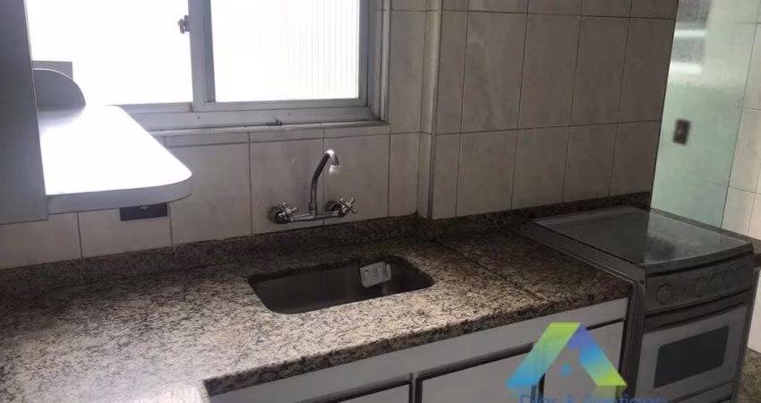 Apartamento 96 metros, a 5 minutos da estação do metro Saúde com 4 dormitórios, 3 banheiros facil macesso a comercios e principais avenidas excelente