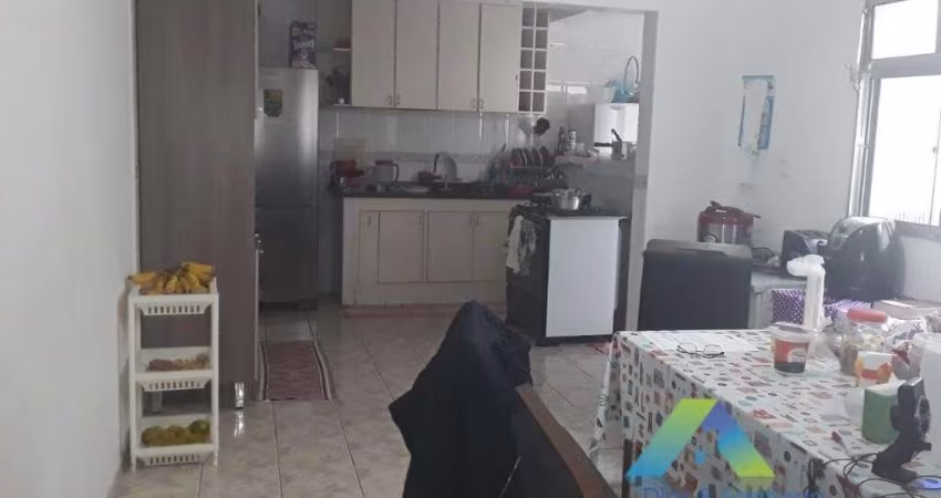 Excelente oportunidade sobrado com ótima localização, com 3 dormitórios, 2 banheiros, quinta e 1 vaga