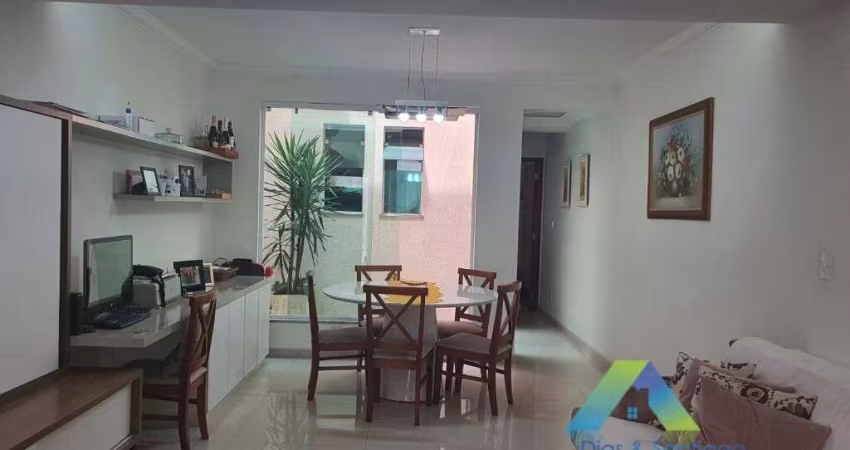 Lindo Sobrado 181 metros, 3 dormitórios, espaço gourmet, designer moderno a 100 metros da estação do metro Vila Prudente !!!
