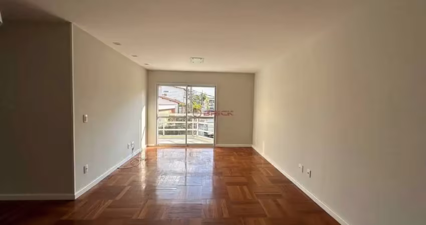 Apartamento com 2 quartos sendo 1 suíte + dependência no Jardim Cascata - Teresópolis/RJ.
