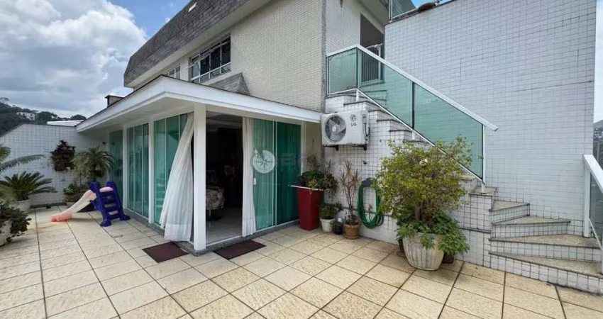 Cobertura duplex com 5 suítes, 390 m² em Agriões- Teresópolis/RJ.