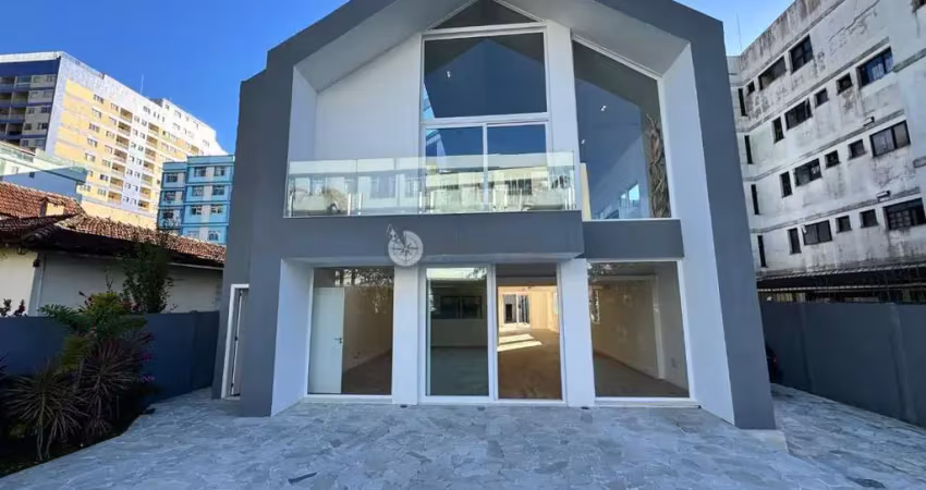 Casa comercial ou residencial à venda no Alto - Teresópolis/RJ.
