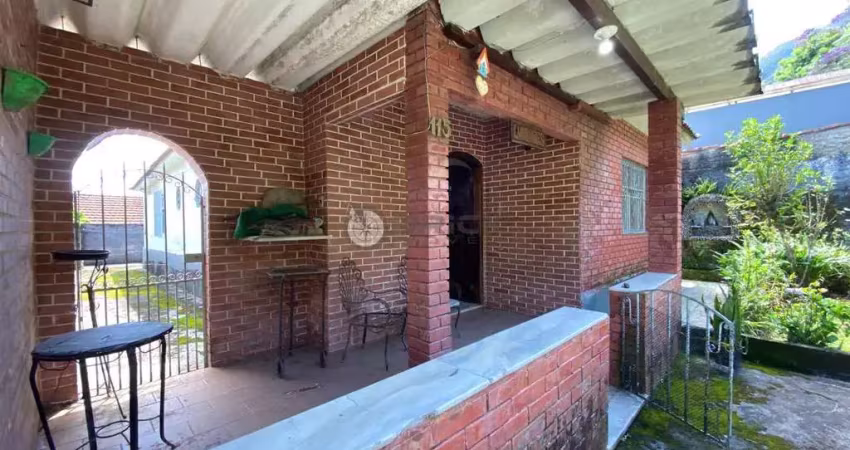 Casa à venda com 3 quartos sendo 1 suíte, 155.65 m² em Araras - Teresópolis/RJ.