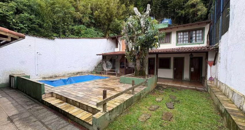 Casa com 8 quartos à venda na Rua Prefeito Sebastião Teixeira, 150, Várzea, Teresópolis