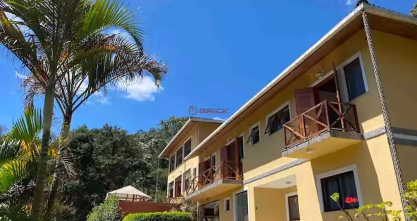 Casa em condomínio com 5 suítes, 1.900 m² de terreno em Albuquerque - Teresópolis/RJ.