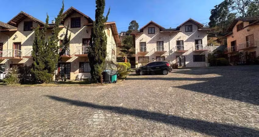 Casa à venda com 4 quartos sendo 3 suítes em condomínio no Parque do Ingá - Teresópolis/RJ.