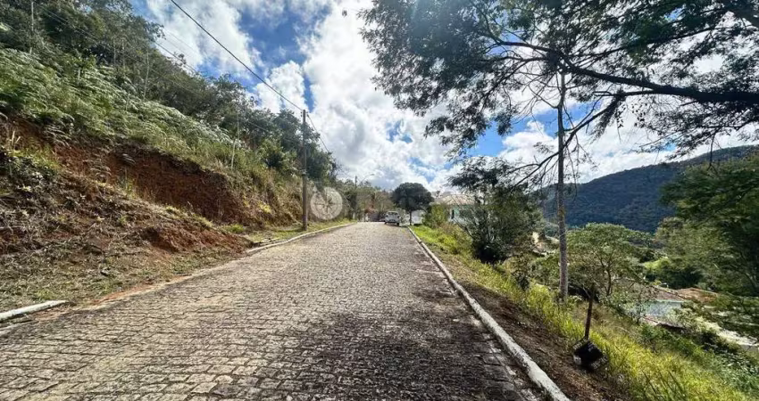 Terreno à venda em condomínio, 365 m² em  albuquerque - teresópolis/rj.