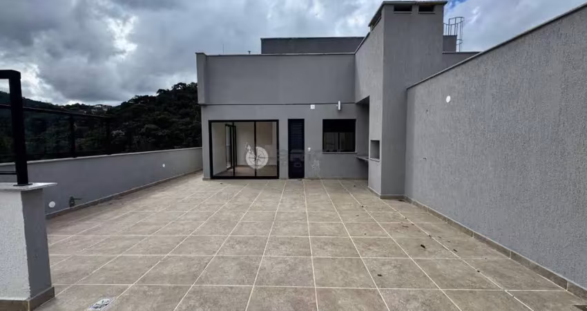 Cobertura à venda com 2 quartos sendo 1 suíte, 150 m² na várzea - teresópolis/rj.