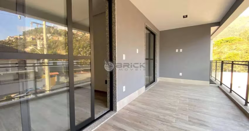 Apartamento à venda com 3 quartos sendo 1 suíte, 156.43 m² no alto - teresópolis/rj.