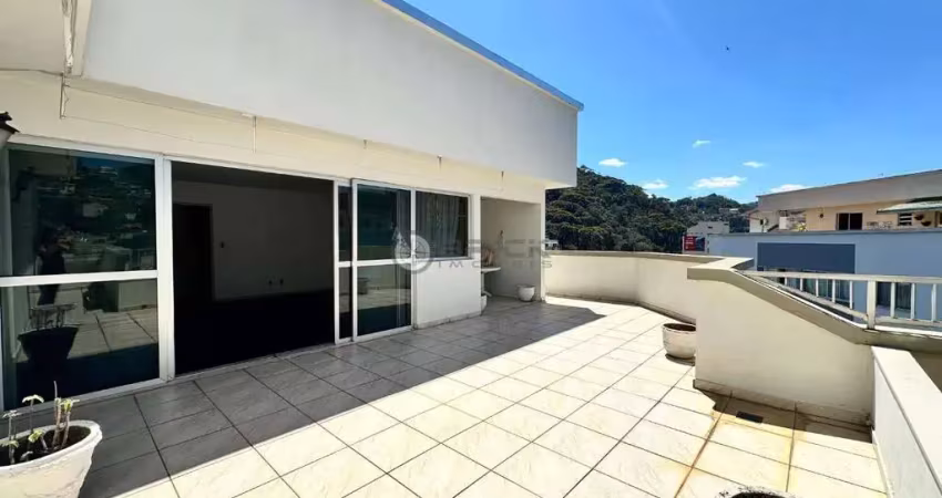 Cobertura à venda com 3 quartos sendo 2 suítes, 150 m² na várzea - teresópolis/rj.