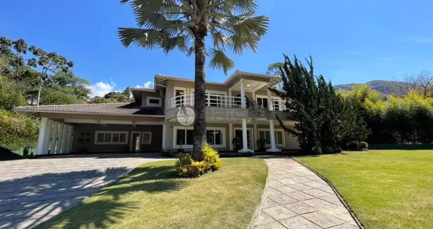 Casa à venda com 5 quartos sendo 4 suítes, 665 m² no parque do imbui - teresópolis/rj.