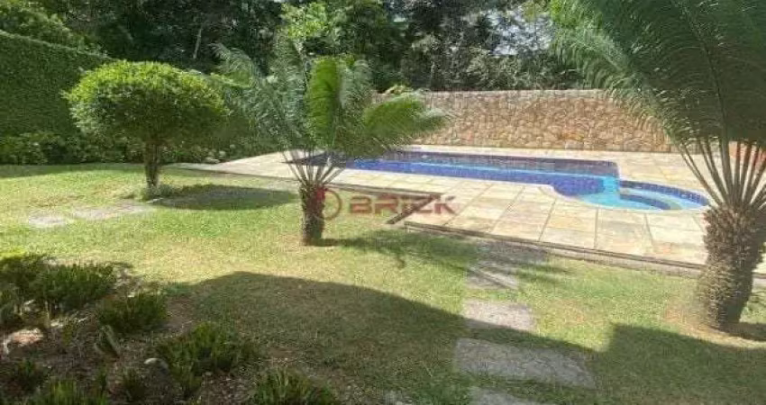 Casa independente com 5 quartos sendo 4 suíte na Iúcas - Teresópolis/RJ.
