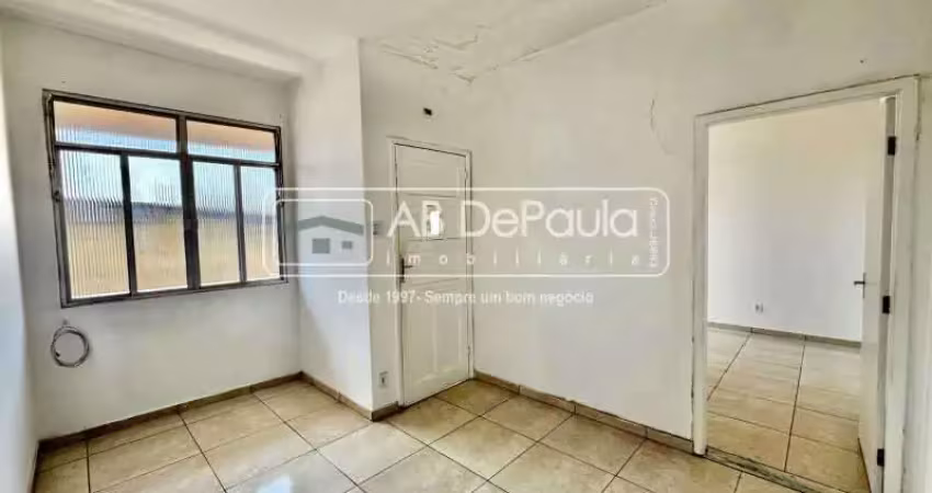 Apartamento com 1 quarto para alugar na Avenida de Santa Cruz, Realengo, Rio de Janeiro