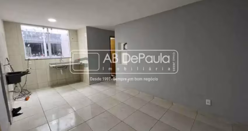 Apartamento com 2 quartos à venda na Estrada Manuel Nogueira de Sá, Jardim Sulacap, Rio de Janeiro