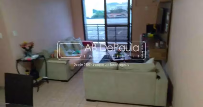 Apartamento com 3 quartos à venda na Rua Cândido Benício, Campinho, Rio de Janeiro