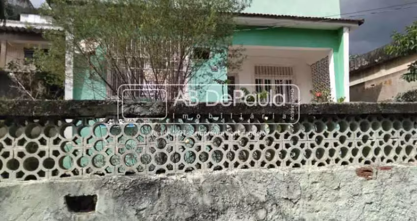 Casa com 2 quartos à venda na Rua Euzebio de Almeida, Jardim Sulacap, Rio de Janeiro