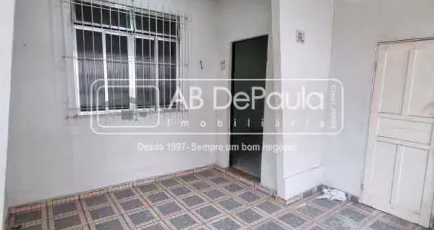 Casa com 3 quartos à venda na Avenida Marechal Fontenele, Jardim Sulacap, Rio de Janeiro