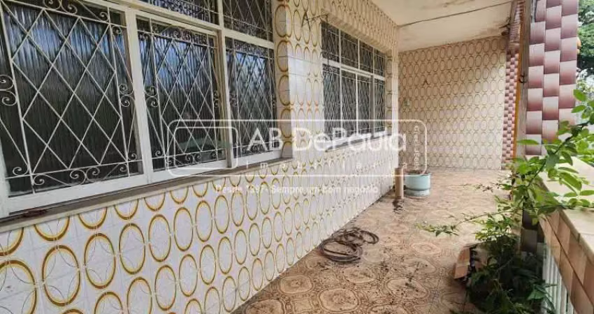 Casa com 3 quartos à venda na Rua Arcozelo, Vila Valqueire, Rio de Janeiro