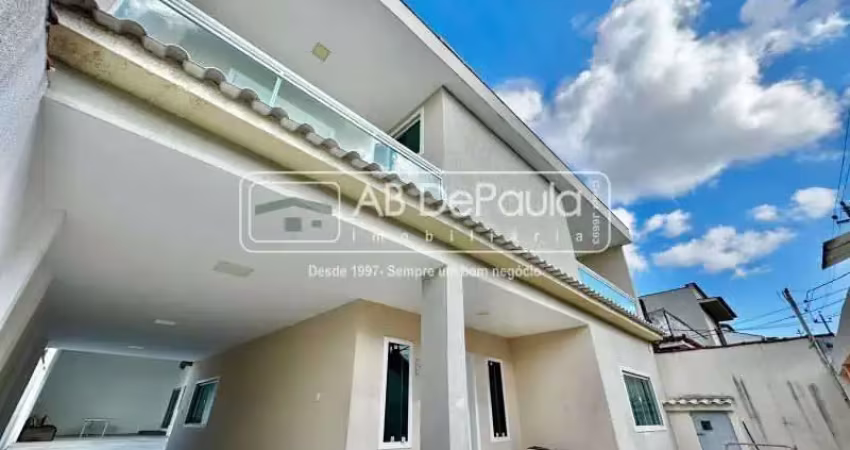 Casa com 5 quartos à venda na Rua Vicente Neiva, Jardim Sulacap, Rio de Janeiro
