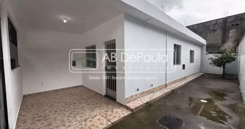 Casa em condomínio fechado com 1 quarto para alugar na Rua Bernardo de Vasconcelos, Realengo, Rio de Janeiro