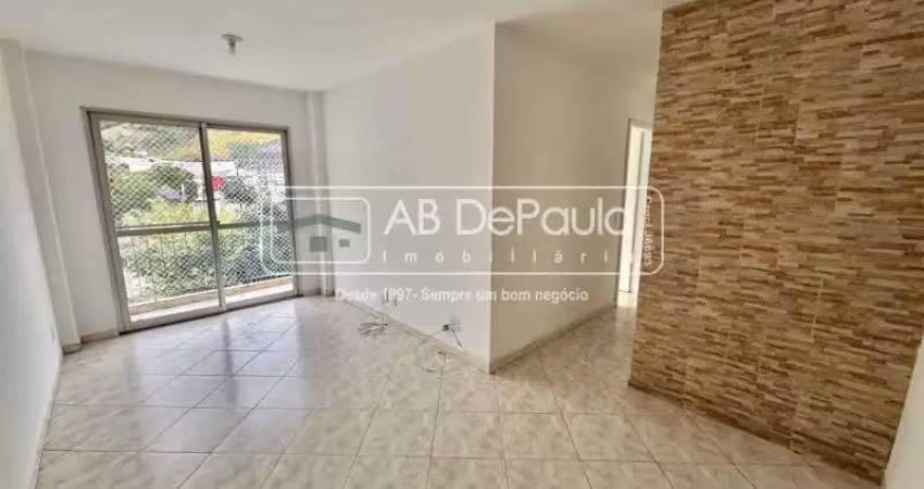 Apartamento com 2 quartos para alugar na Rua Otton da Fonseca, Jardim Sulacap, Rio de Janeiro