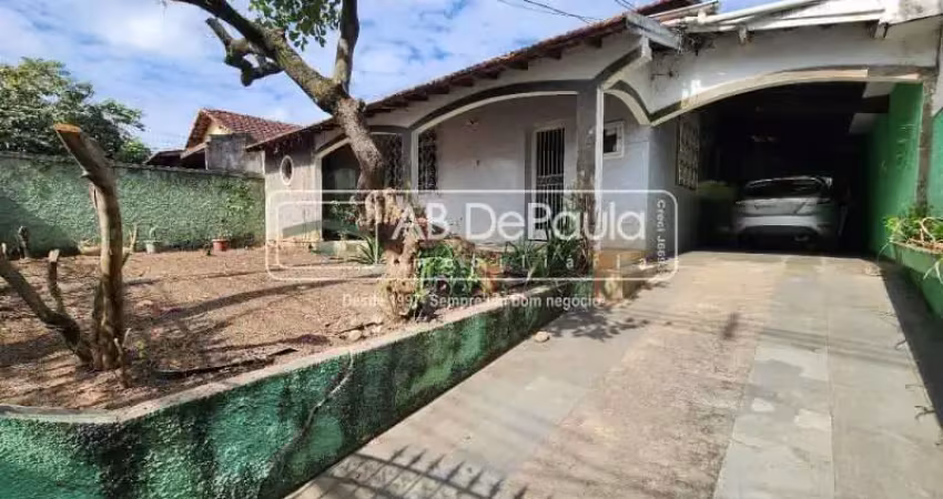 Casa com 2 quartos à venda na Avenida Alberico Dinis, Jardim Sulacap, Rio de Janeiro