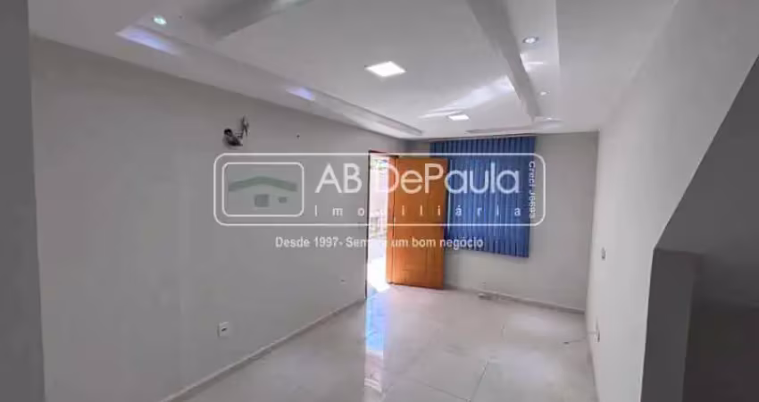 Apartamento com 2 quartos para alugar na Rua Camaratuba, Vila Valqueire, Rio de Janeiro