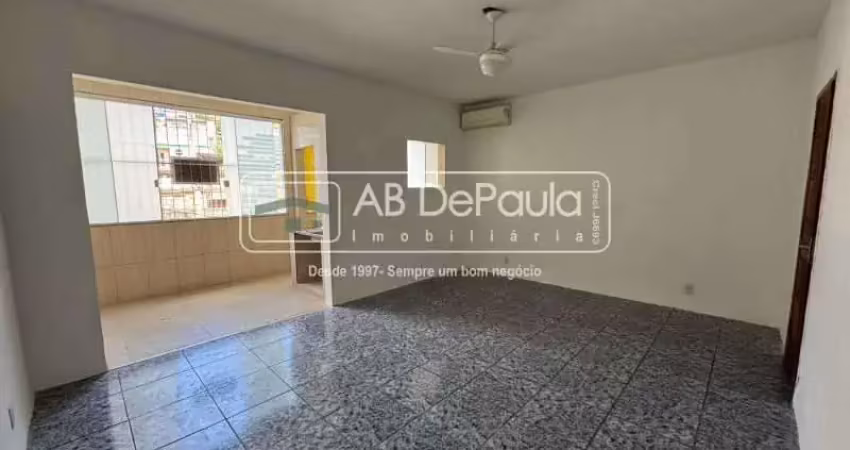 Sala comercial com 1 sala para alugar na Estrada Manuel Nogueira de Sá, Realengo, Rio de Janeiro