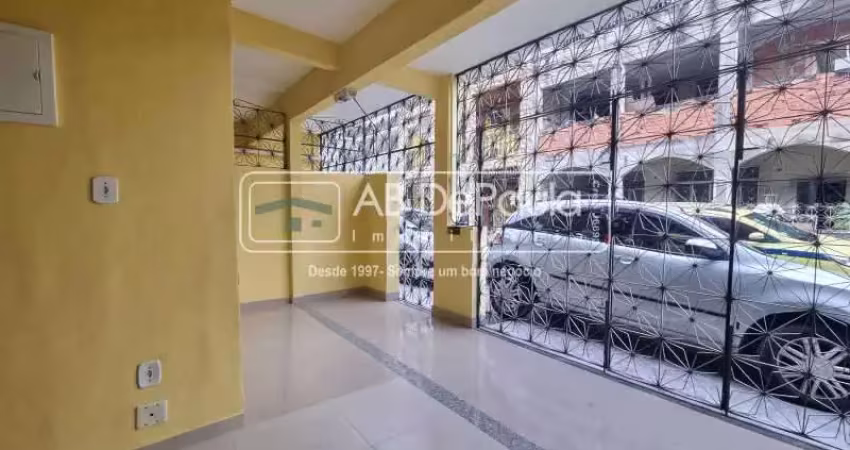 Casa com 2 quartos à venda na Avenida Marechal Fontenele, Jardim Sulacap, Rio de Janeiro