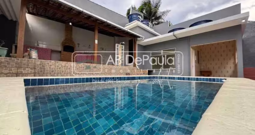 Casa com 5 quartos para alugar na Rua Brás do Amaral, Jardim Sulacap, Rio de Janeiro