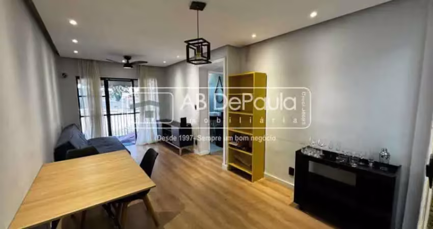 Apartamento com 2 quartos para alugar na Rua Bárbara Heliodora, Jardim Sulacap, Rio de Janeiro