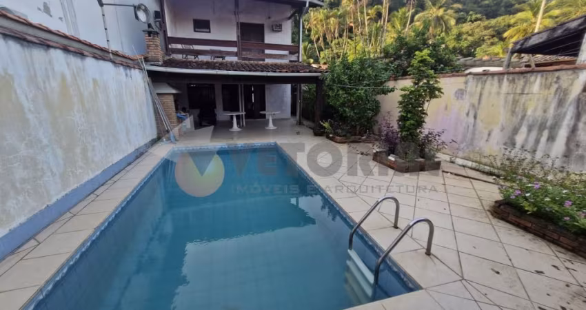 Sobrado com 5 Dormitórios e Piscina, Barequeçaba  São  Sebastião  SP