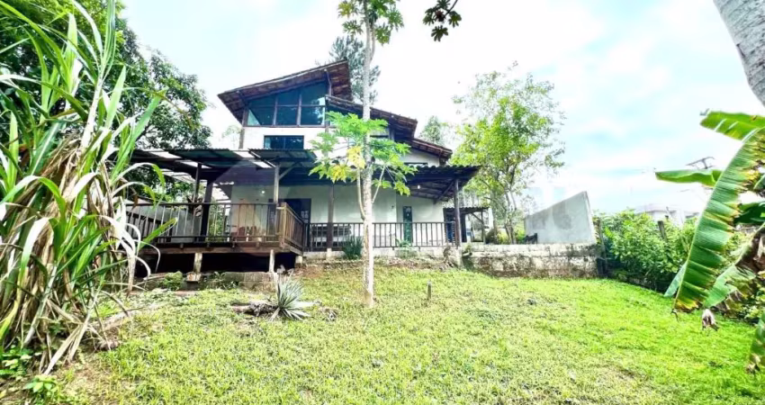 Sobrado com 3 Dormitórios, Jardim Capricórnio  Caraguatatuba SP