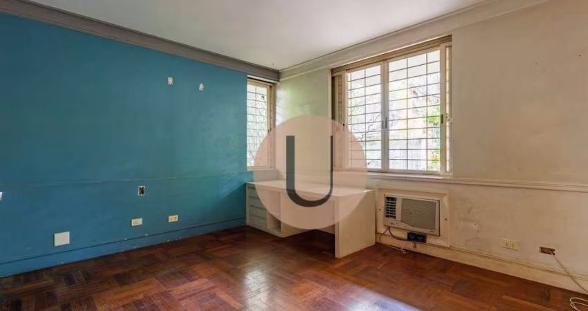 Oportunidade Imperdível no Jardim Europa Casa Duplex em Terreno de 1.000m² com Potencial para Novo Projeto Localizada em uma das ruas mais tranquilas