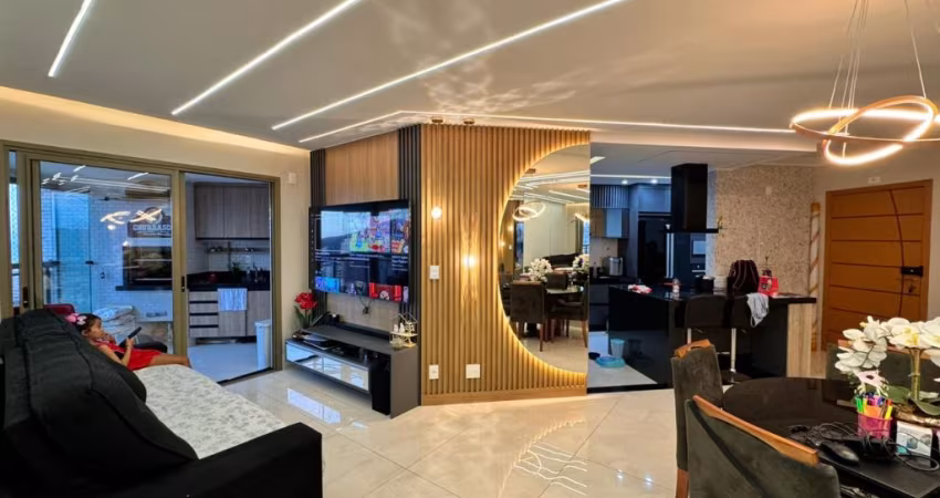 Apartamento Mobiliado, 2 dormitórios, 1 suíte, 2 vagas, 103² de área útil, Alto Padrão No Canto do Forte- Praia Grande SP