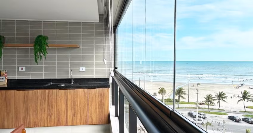 Apartamento Mobiliado, Vista Mar, 2 dormitórios, 2 suítes, 2 vagas, 73 m² de área útil, lazer completo, a menos de 30 metros do mar, Bairro Caiçara -Praia Grande SP