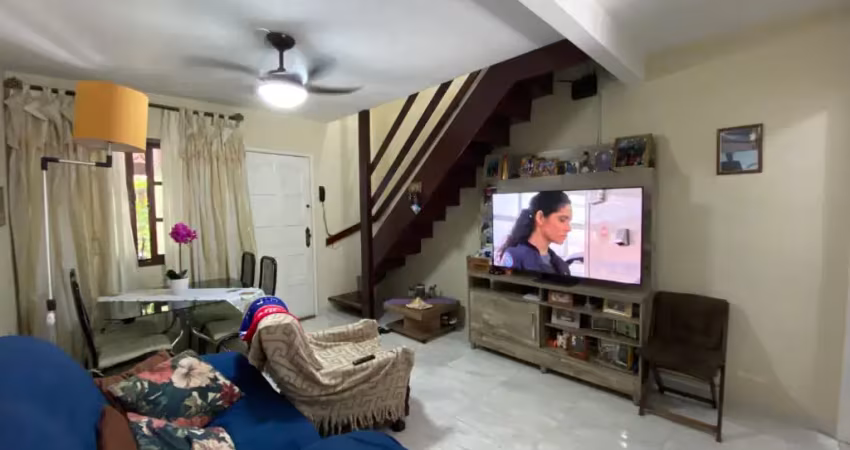 Urgente! casa duplex em condomínio com 2 quartos no jardim flamboyant - cabo frio - rj