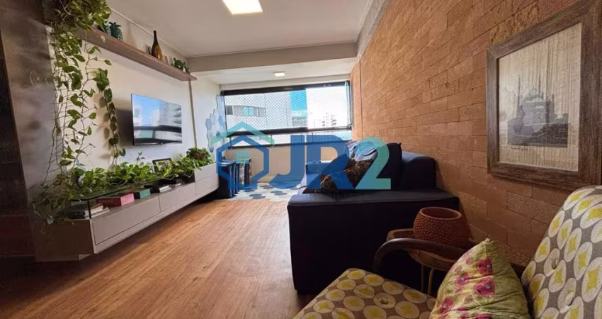 Predio em Setubal, padrão Queiroz Galvão, com 3 qts e 105 mts.