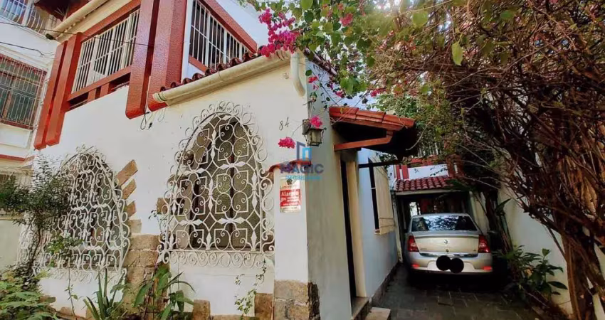 Casa com linda piscina e 5 dormitórios à venda com 258 m² por R$ 898.999,00 no Grajaú, Rio de Janeiro / RJ