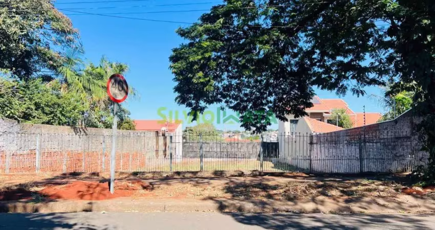 Lote à venda por R$ 850.000,00 na Zona 04 de Maringá-PR