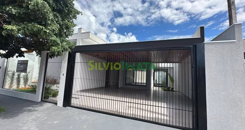 Casa térrea com acabamento alto padrão e localização prestigiada, próxima a supermercados, panificadoras, escola e tudo que você precisa.