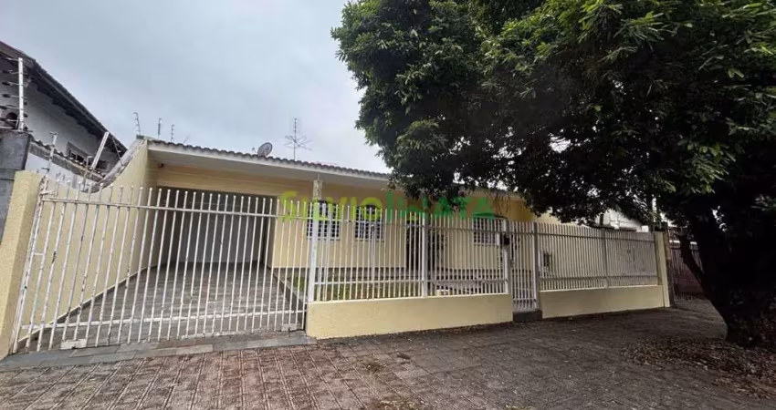 Excelente casa térrea na Zona 2, em Maringá, próximo a Av. Cerro Azul, altura da Praça Alvares Cabral, e com rápido acesso ao Parque do Ingá.