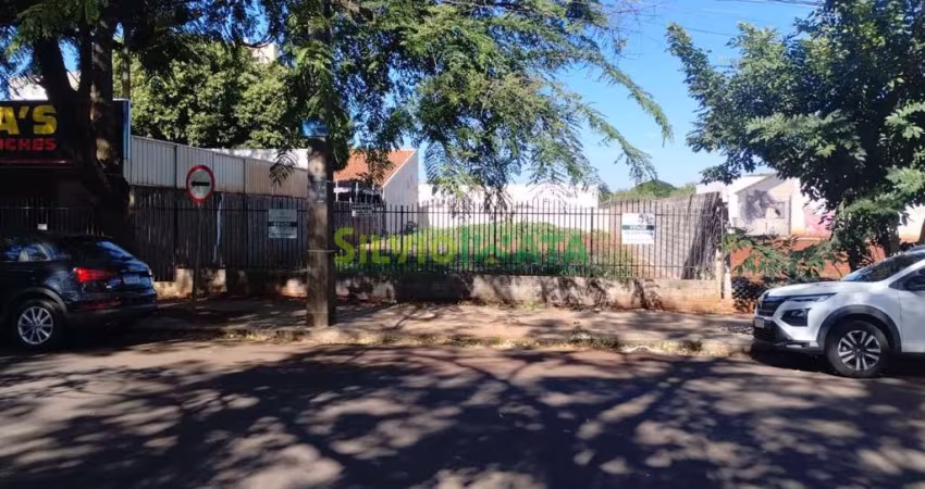 Terreno à venda por R$ 800.000,00 na Rua Tabaetê, Maringá-PR
