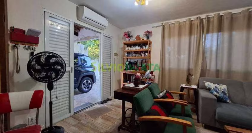 Oportunidade Única: Duas Residências no Mesmo Terreno  Ideal para Morar e Investir!
