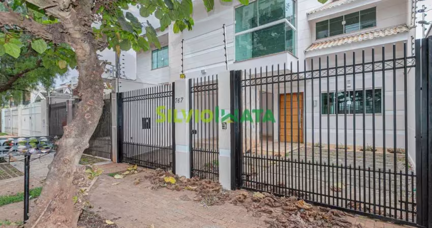Excelente sobrado , 03 quartos sendo 01 suíte para morar na zona 08, próximo à unicesumar