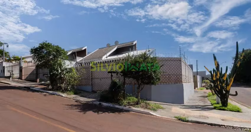 Excelente casa de 02 quartos, semi mobiliada para morar no loteamento madrid, próximo à carmem miranda.