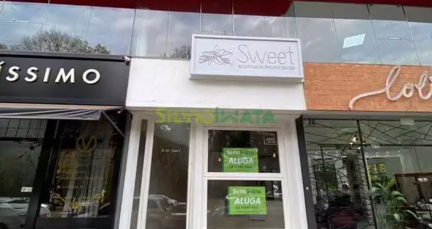 Excelente sala comercial térrea próximo para alugar na av. anchieta, frente ao parque do ingá.