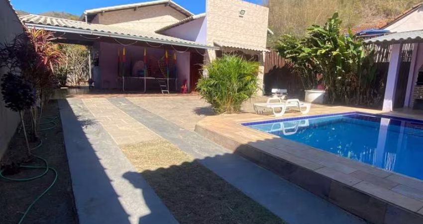 Casa com Piscina a venda em Paty do Alferes