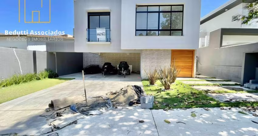 Casa com 3 dormitórios em cotia