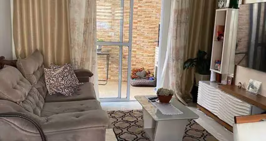 Casa semi isolada com 2 suites, gás encanado, lazer completo